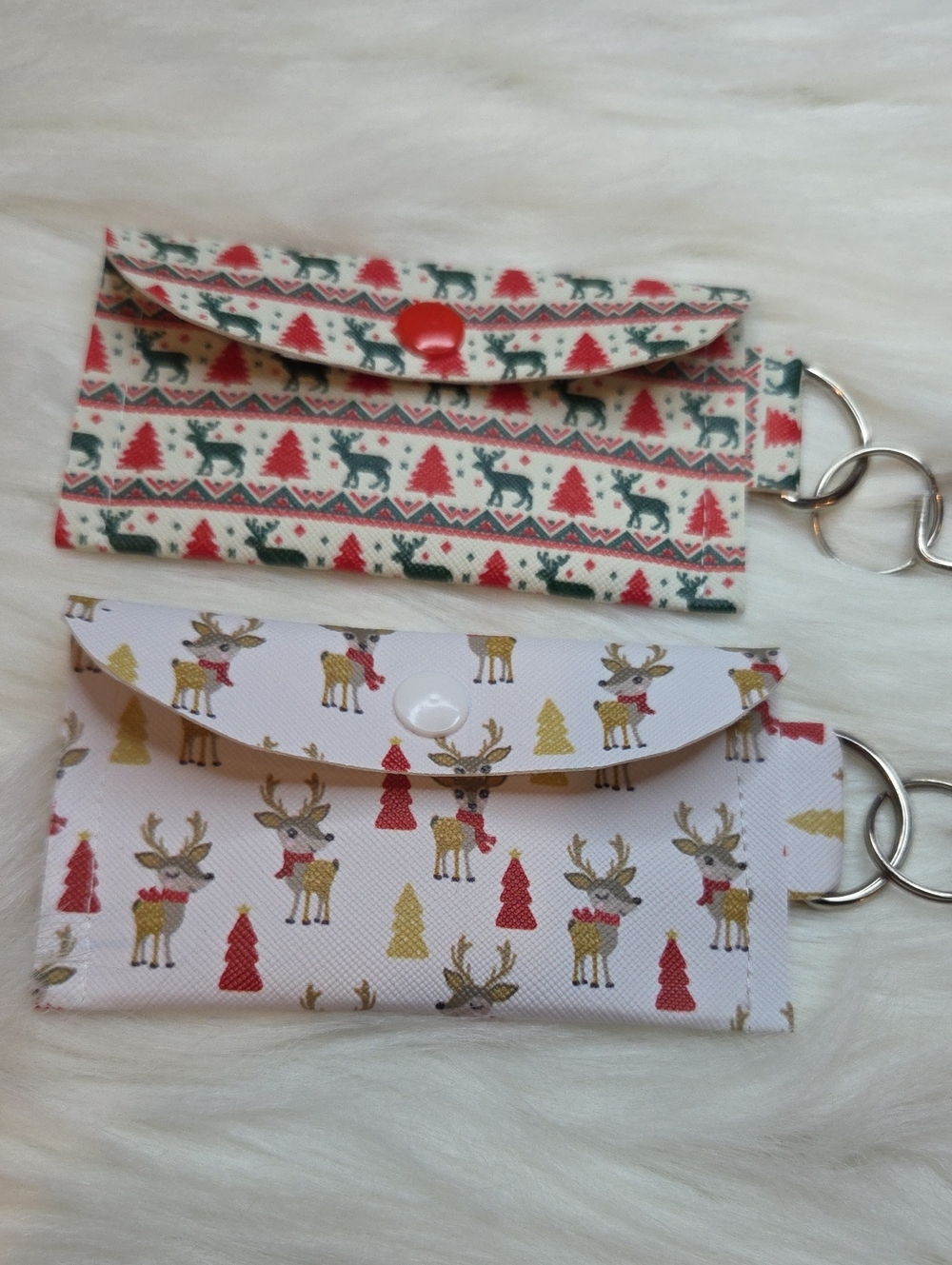 Holiday Reindeer Print Wristlet Clutch - White & Green